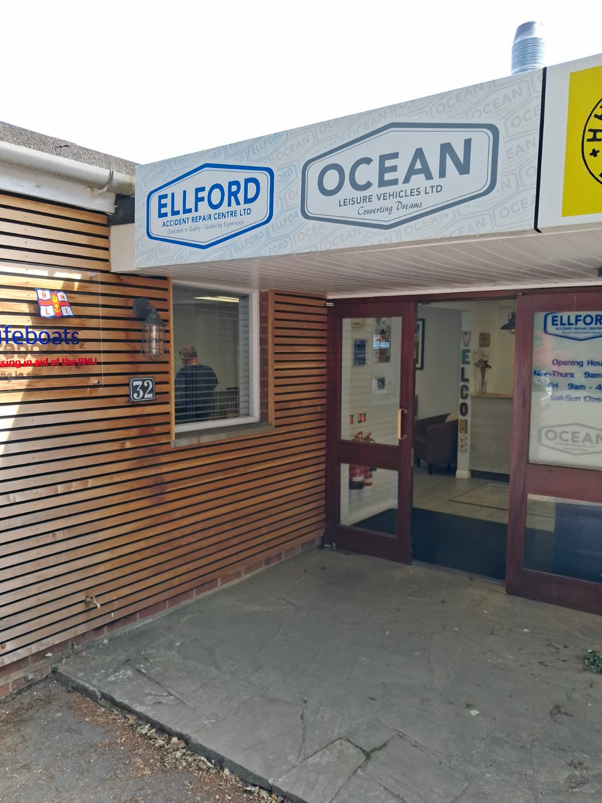Ellford Accident & Repair Centre entrance